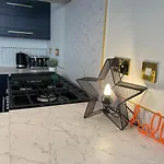 Lovely Modern Apartment In The Lanes